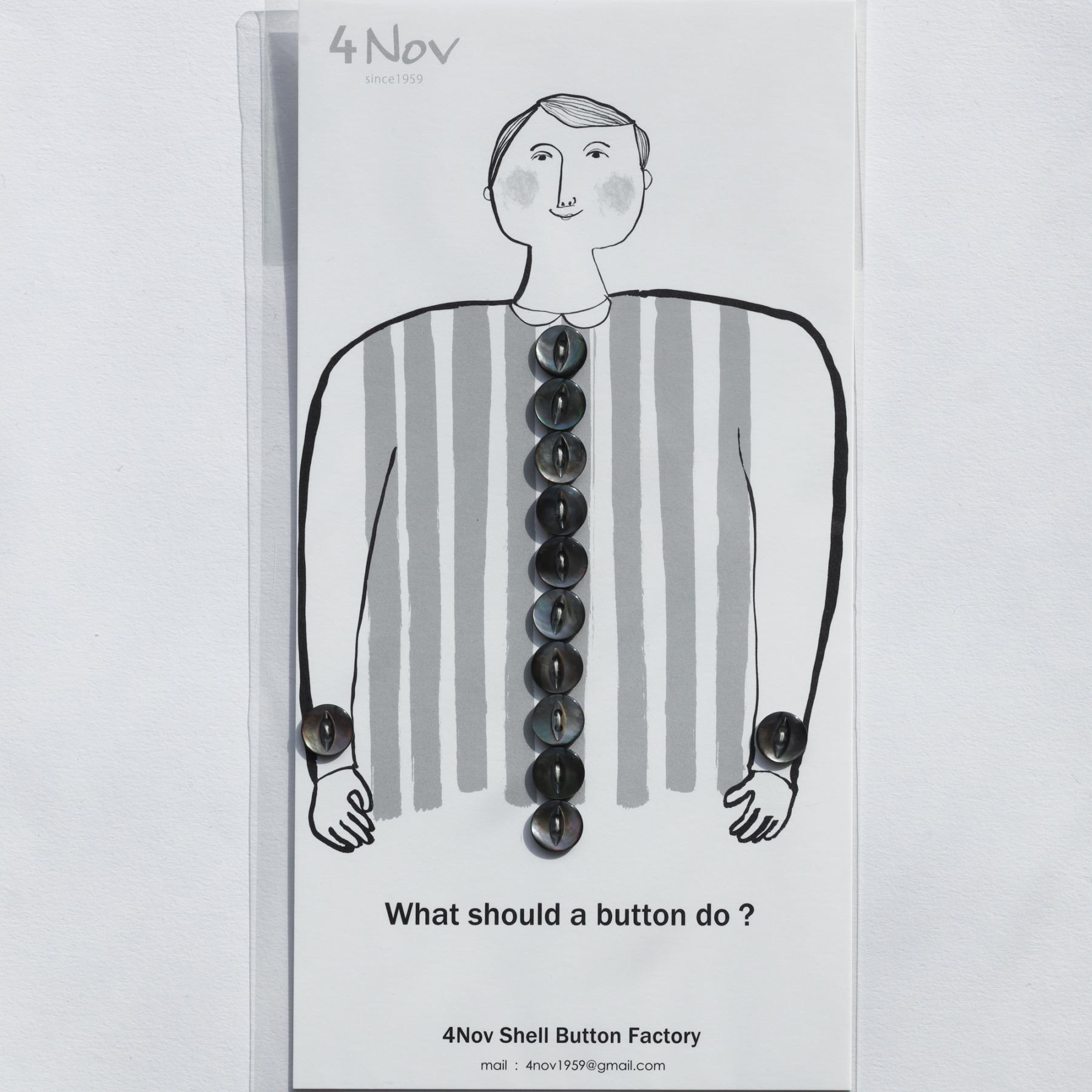 4Nov 黒蝶貝ボタン (直径11.5mm / グレー色 / ネコ目 / 2つ穴)