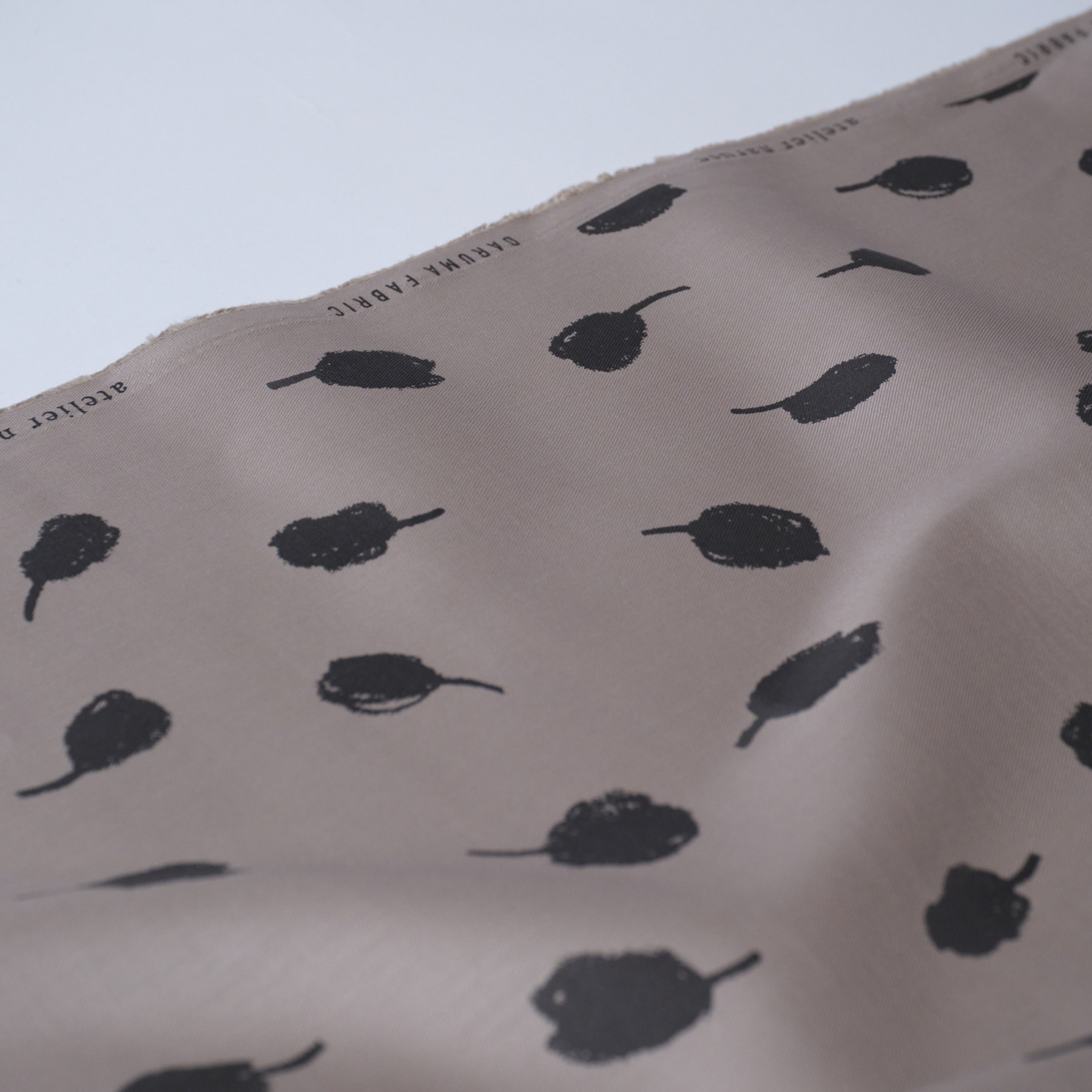 Daruma Fabric / Chamomile - Beige × Charcoal